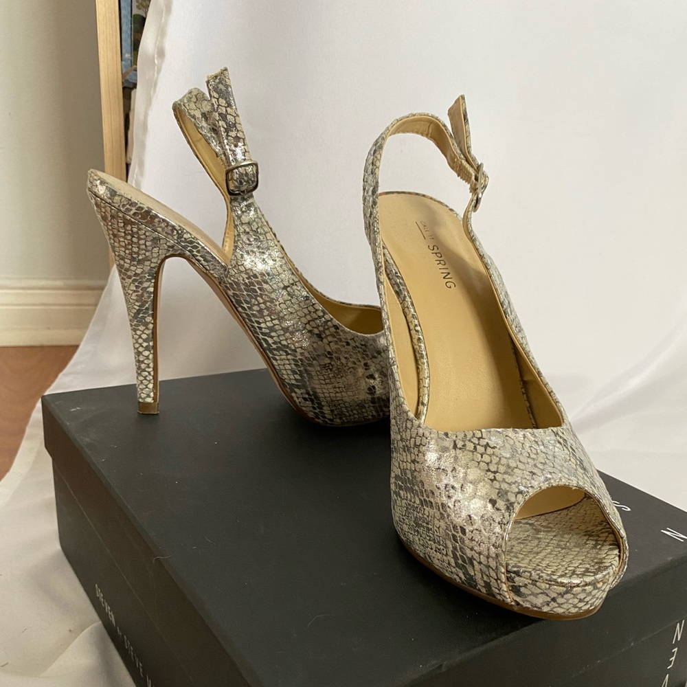 Slivery peep-toe heels